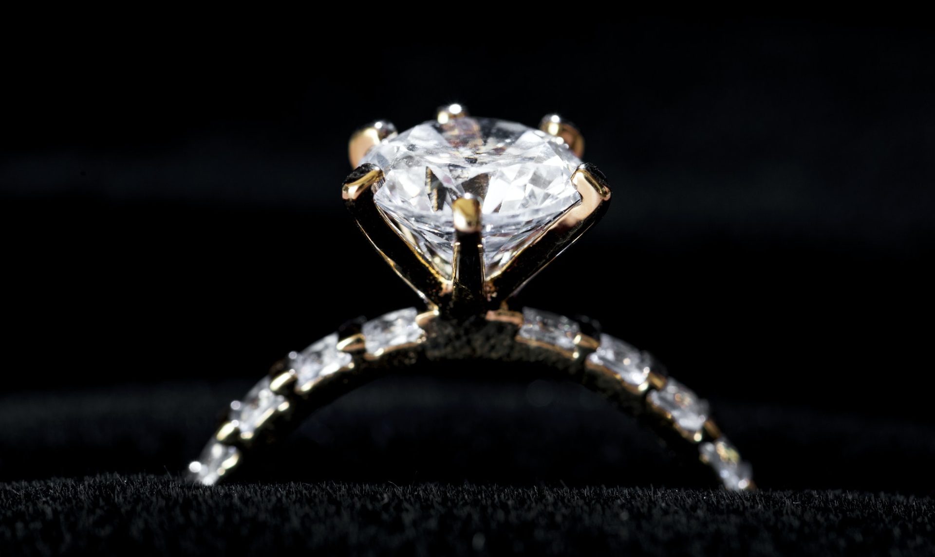 Why Ceylon Blue Sapphires are the World’s Best Investment